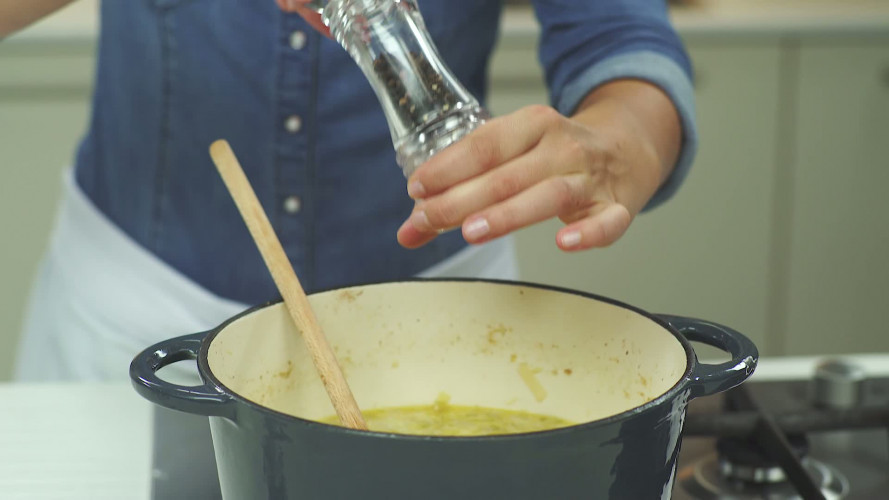 Kip gestoofd in witte wijn Stap 8.mp4