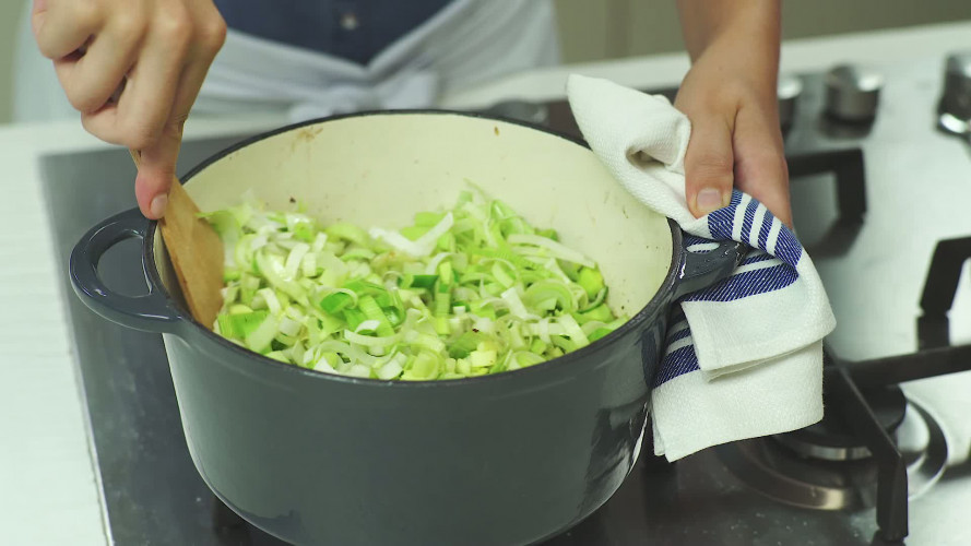 Kip gestoofd in witte wijn Stap 3.mp4