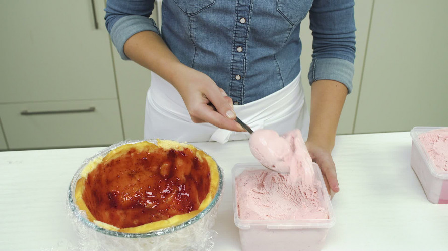 Baked Alaska bombe Stap 3.mp4