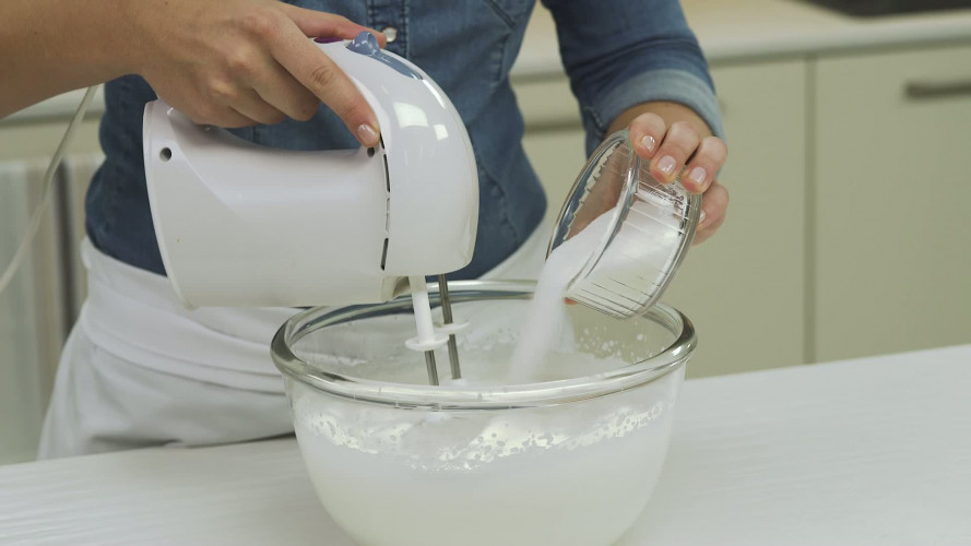 Baked Alaska bombe Stap 7.mp4