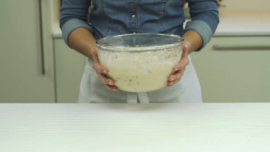 Oliebollen met appel rozijnen en krenten Stap 6.mp4