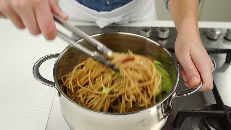 Spaghetti avocado-carbonara Stap 7.mp4
