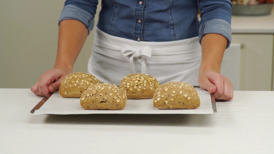 Zelfgemaakte zalmburger met bietensalade Stap 1.mp4