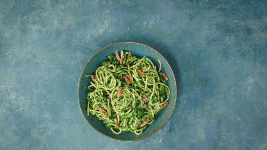 Spaghetti met spinazie en spekjes