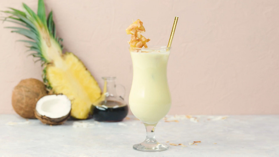 Piña colada smoothie