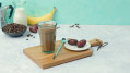 Smoothie met dadel, koffie en cacao
