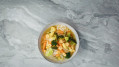 Currysoep met garnalen en rijstnoedels