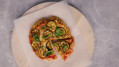 Gezonde pizza met courgette