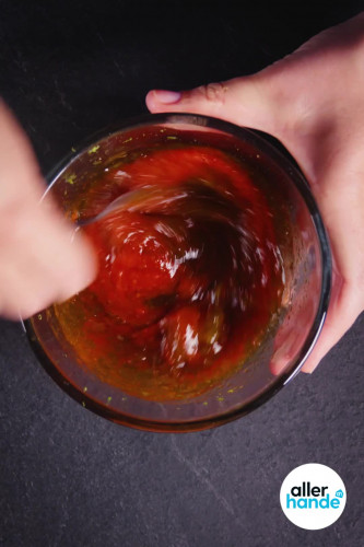 Courgettekoekjes met srirachadip