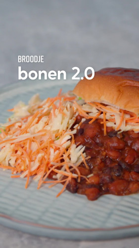 Broodje bonenstoof en coleslaw