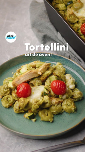 Tortellini-ovenschotel met pesto & geroosterde tomaatjes