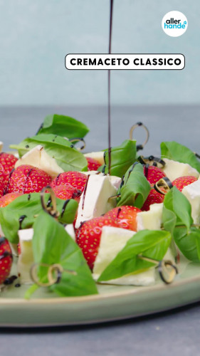 Brie-aardbeihapjes met basilicum