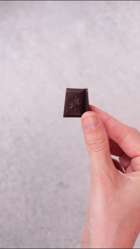 Proteïnebar van chocolade en kikkererwten