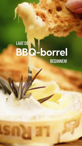 Camembert met druiven van de BBQ