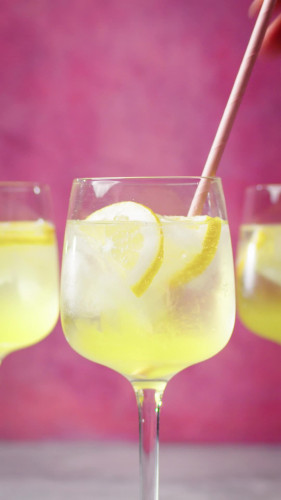 Limoncello spritz