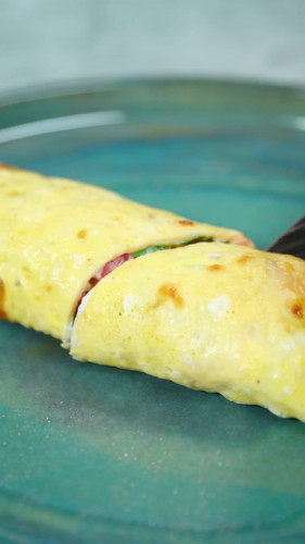 Gezonde omeletwrap met groente en ricotta