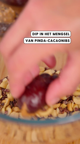 Dadels met pindakaas