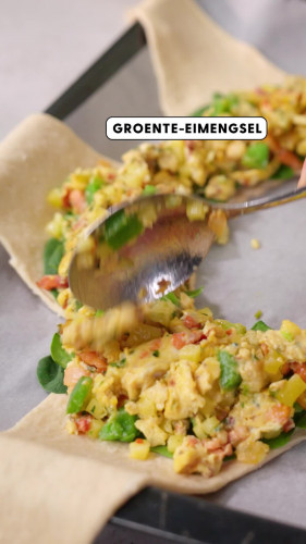 AH verspakket hartige croissantkrans met omeletvulling