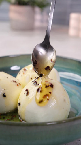 Burrata met hot honey