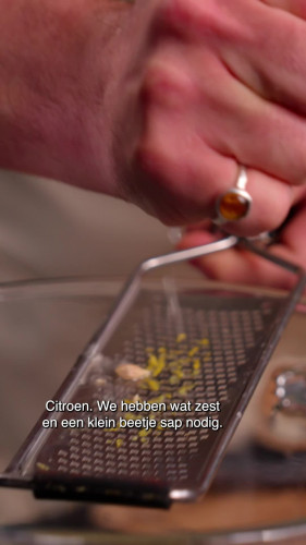 Vegan minipavlova met ijs en earl grey-pumpkin spicesiroop van Hugo Kennis