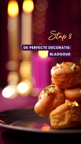 Mini-soezentorentjes met zalm en bladgoud