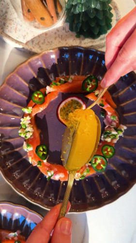 Zalmcrudo met crispy rijstvel